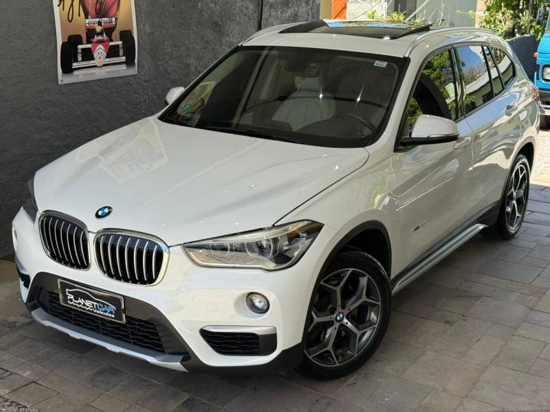 BMW - X1 - 2017/2018 - Branca - R$ 129.900,00