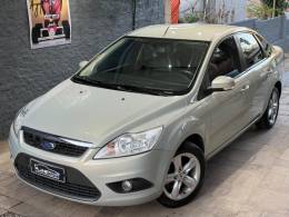 FORD - FOCUS - 2010/2011 - Prata - R$ 39.900,00