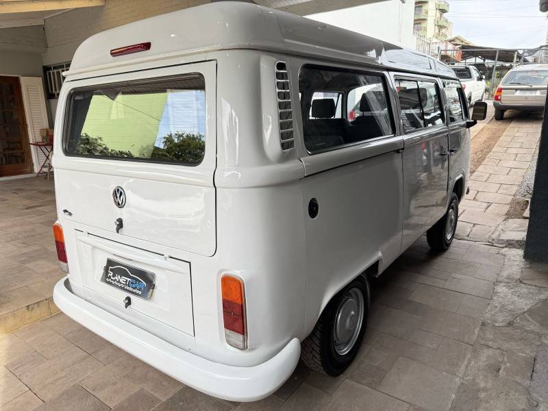 VOLKSWAGEN - KOMBI - 2013/2014 - Branca - R$ 55.000,00