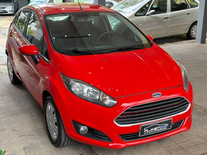FORD - FIESTA - 2013/2014 - Vermelha - R$ 42.900,00