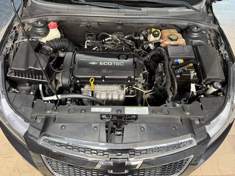 CHEVROLET - CRUZE - 2013/2014 - Preta - R$ 72.000,00