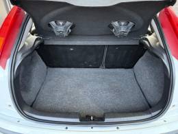 FORD - FOCUS - 2003/2004 - Branca - R$ 24.000,00