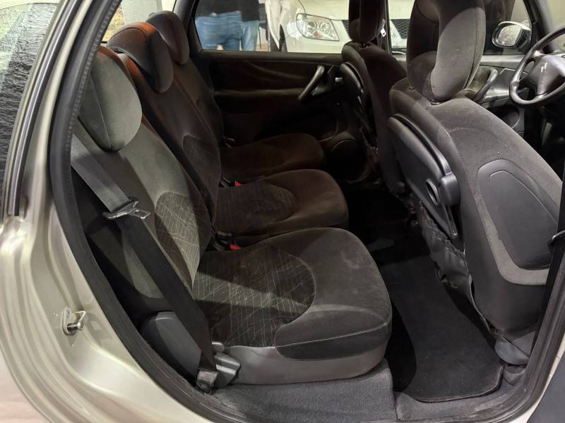 CITROËN - XSARA PICASSO - 2007/2008 - Prata - R$ 15.000,00