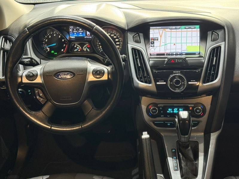 FORD - FOCUS - 2015/2015 - Prata - R$ 62.900,00
