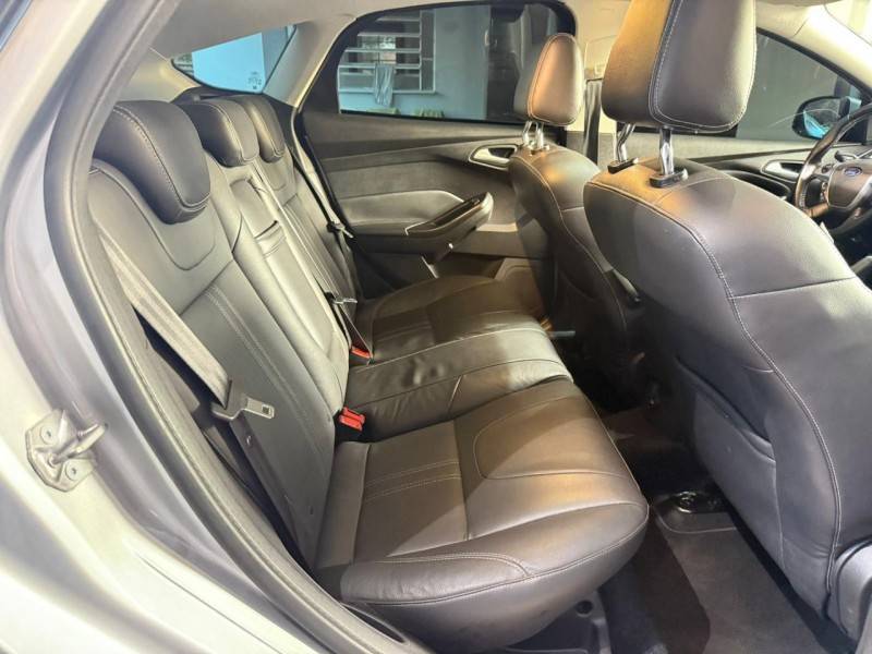 FORD - FOCUS - 2015/2015 - Prata - R$ 62.900,00