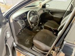 FORD - FOCUS - 2008/2009 - Preta - R$ 28.900,00