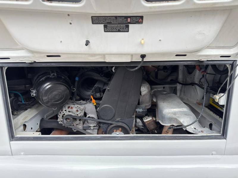 VOLKSWAGEN - KOMBI - 2012/2012 - Branca - R$ 53.000,00