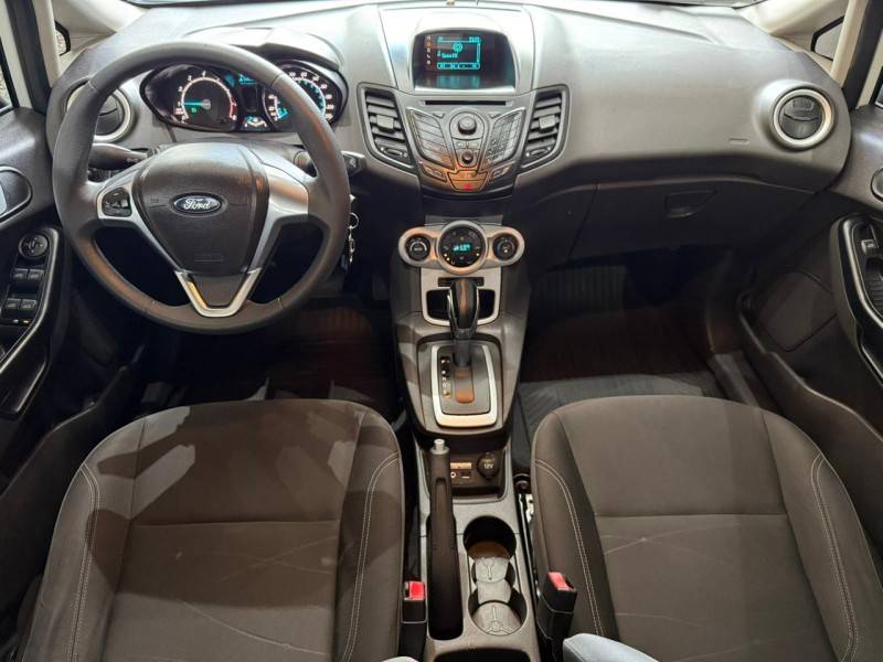 FORD - FIESTA - 2015/2016 - Branca - R$ 49.900,00