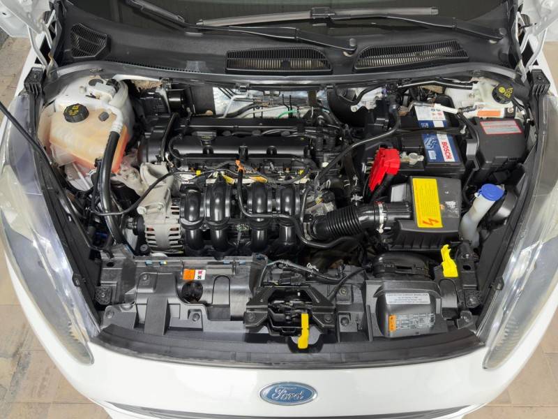 FORD - FIESTA - 2015/2015 - Branca - R$ 43.900,00