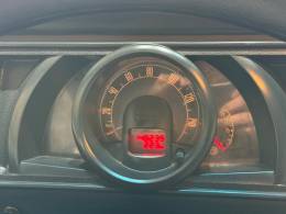 VOLKSWAGEN - KOMBI - 2013/2014 - Branca - R$ 55.000,00