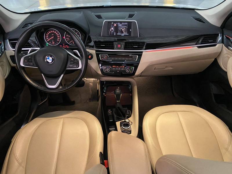 BMW - X1 - 2017/2018 - Branca - R$ 137.000,00