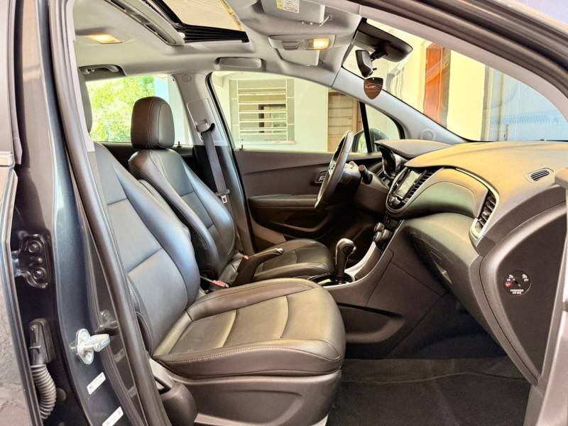 CHEVROLET - TRACKER - 2018/2018 - Cinza - R$ 89.900,00