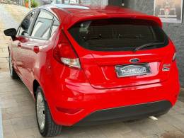 FORD - FIESTA - 2013/2014 - Vermelha - R$ 42.900,00
