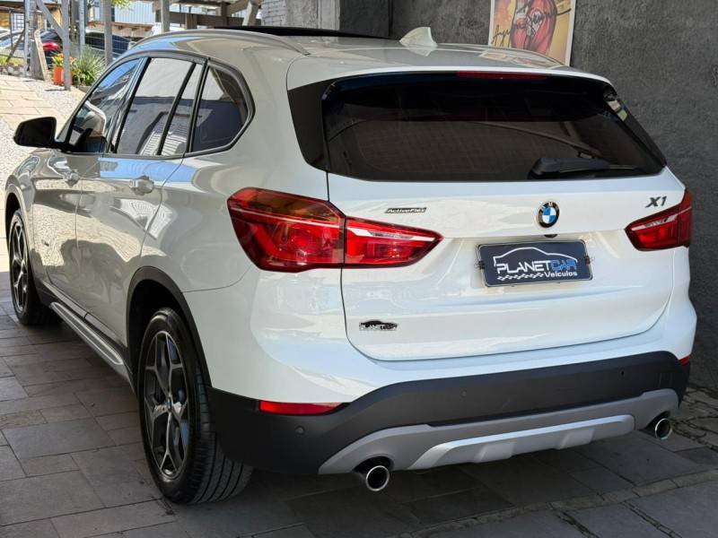 BMW - X1 - 2017/2018 - Branca - R$ 129.900,00