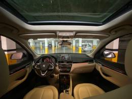 BMW - X1 - 2017/2018 - Branca - R$ 137.000,00
