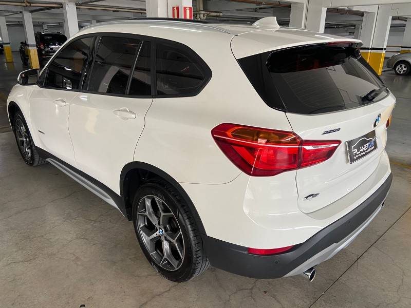 BMW - X1 - 2017/2018 - Branca - R$ 137.000,00