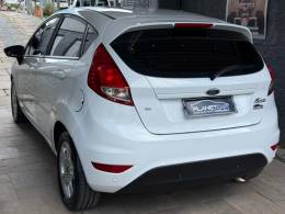 FORD - FIESTA - 2015/2016 - Branca - R$ 49.900,00