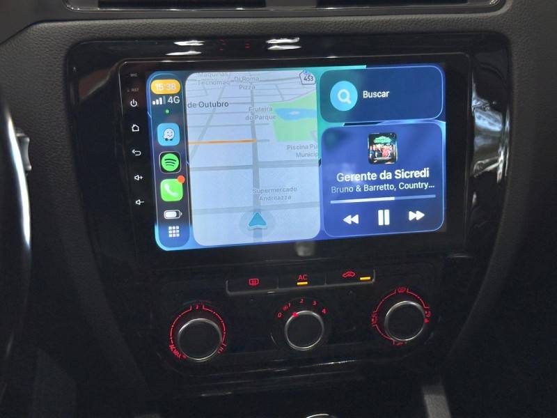 VOLKSWAGEN - JETTA - 2011/2012 - Prata - R$ 59.900,00