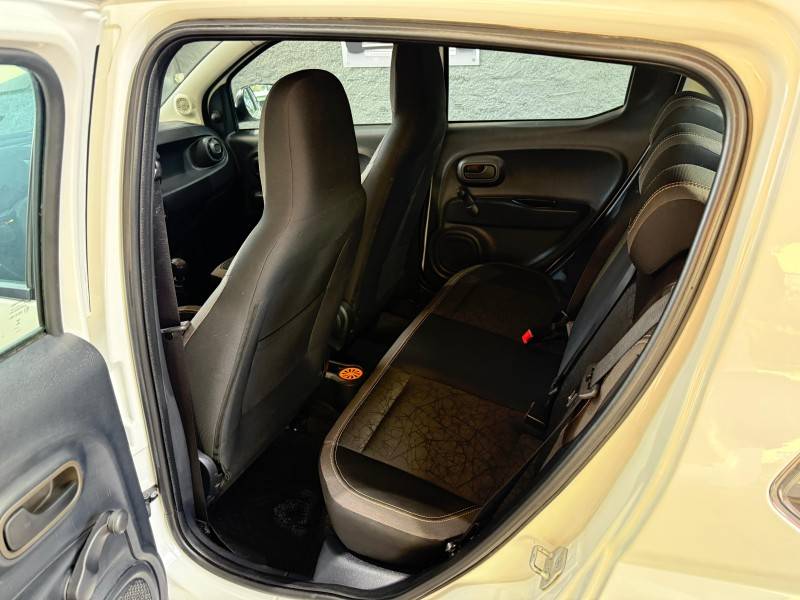 FIAT - MOBI - 2023/2024 - Branca - R$ 66.500,00
