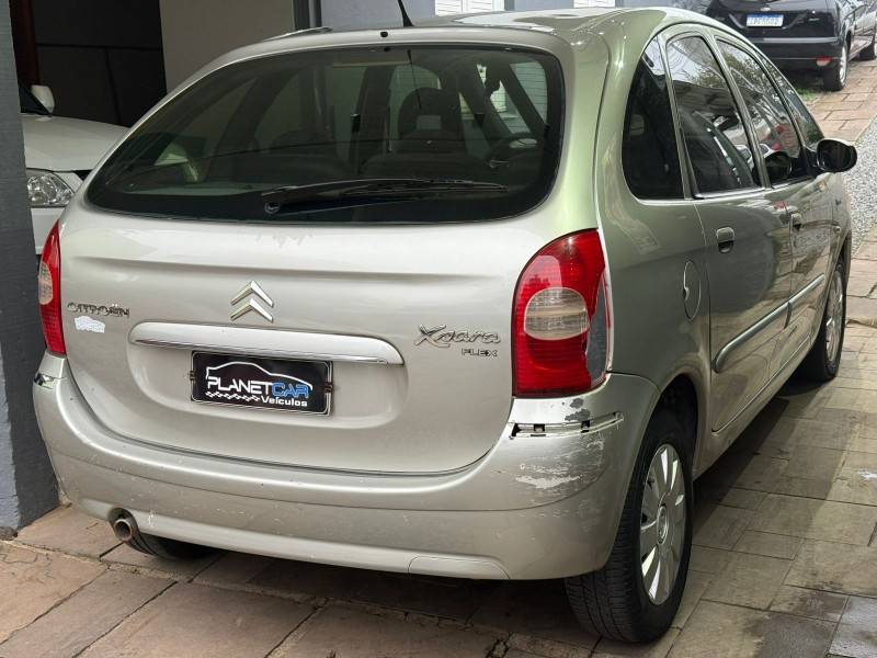 CITROËN - XSARA PICASSO - 2007/2008 - Prata - R$ 15.000,00