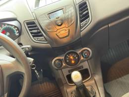 FORD - FIESTA - 2013/2014 - Vermelha - R$ 42.900,00