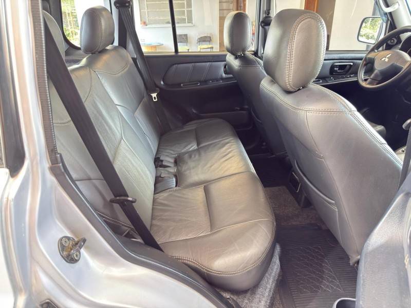 MITSUBISHI - PAJERO TR4 - 2010/2010 - Prata - R$ 59.900,00