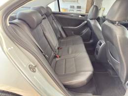 VOLKSWAGEN - JETTA - 2011/2012 - Prata - R$ 59.900,00