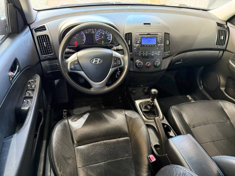 HYUNDAI - I30 - 2010/2010 - Azul - R$ 43.500,00
