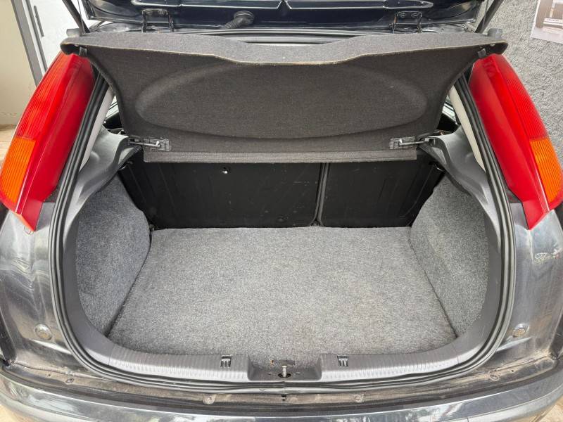 FORD - FOCUS - 2008/2009 - Preta - R$ 28.900,00