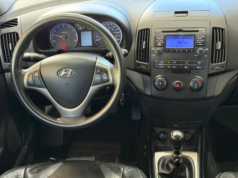 HYUNDAI - I30 - 2010/2010 - Azul - R$ 43.500,00
