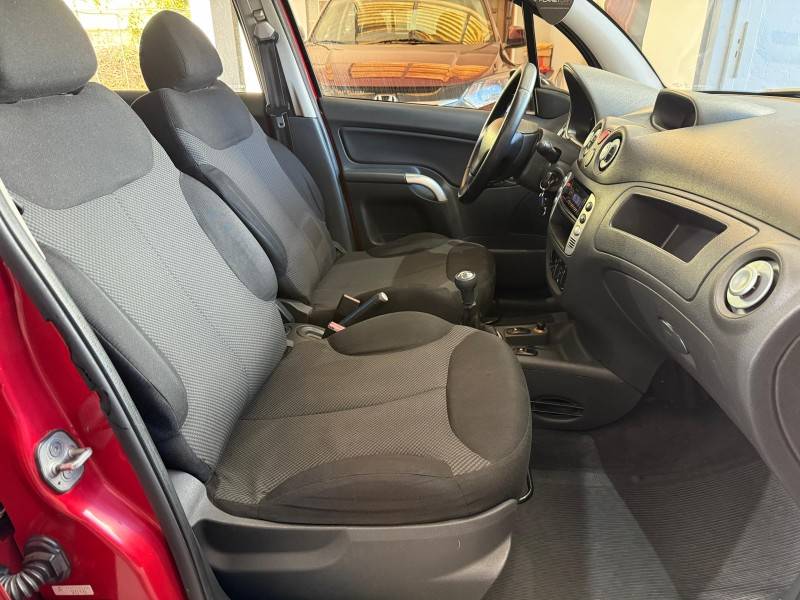 CITROËN - C3 - 2010/2011 - Vermelha - R$ 26.000,00