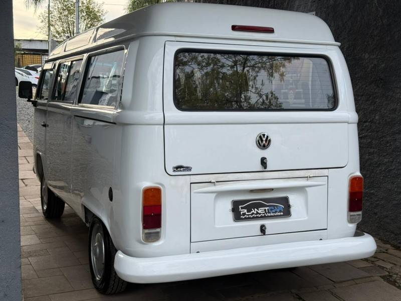 VOLKSWAGEN - KOMBI - 2013/2014 - Branca - R$ 55.000,00