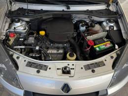 RENAULT - SANDERO - 2013/2014 - Prata - R$ 36.500,00