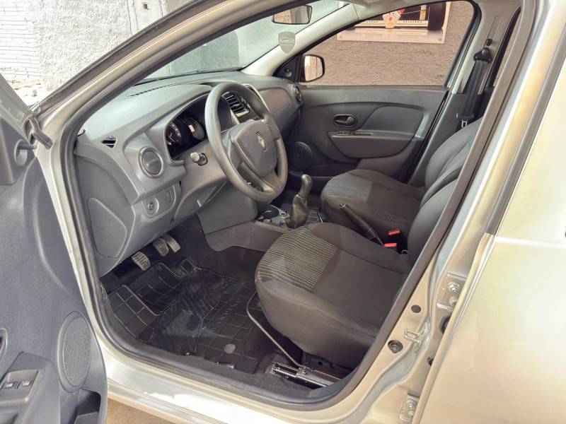 RENAULT - SANDERO - 2017/2017 - Prata - R$ 42.500,00