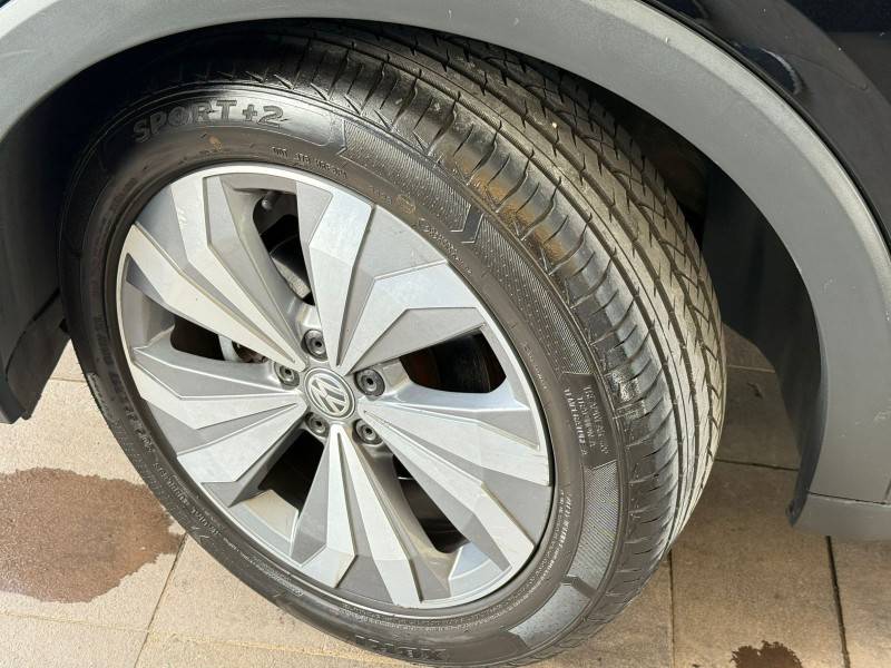 VOLKSWAGEN - T-CROSS - 2019/2020 - Preta - R$ 102.000,00
