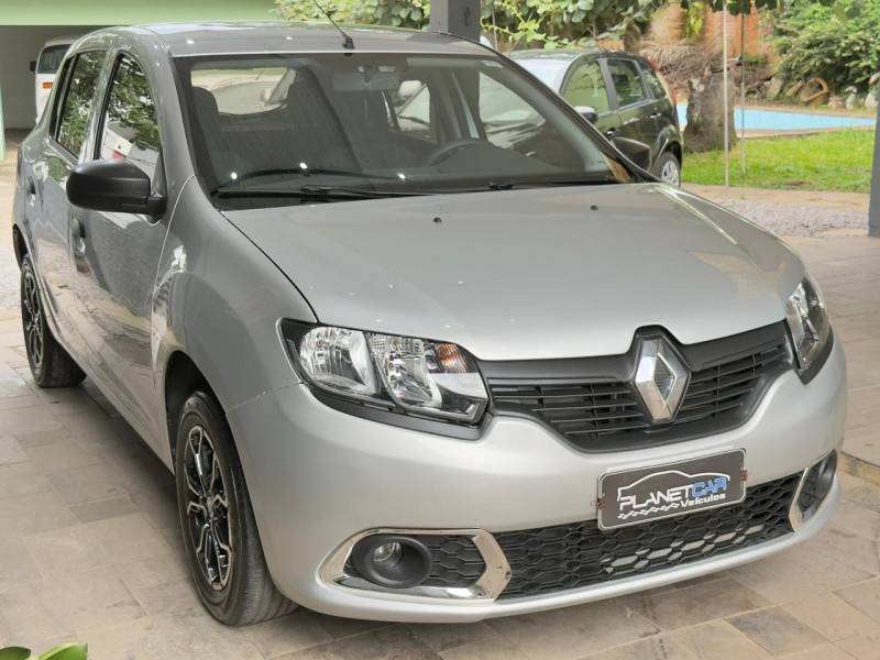 RENAULT - SANDERO - 2017/2017 - Prata - R$ 42.500,00