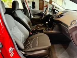 FORD - FIESTA - 2013/2014 - Vermelha - R$ 42.900,00