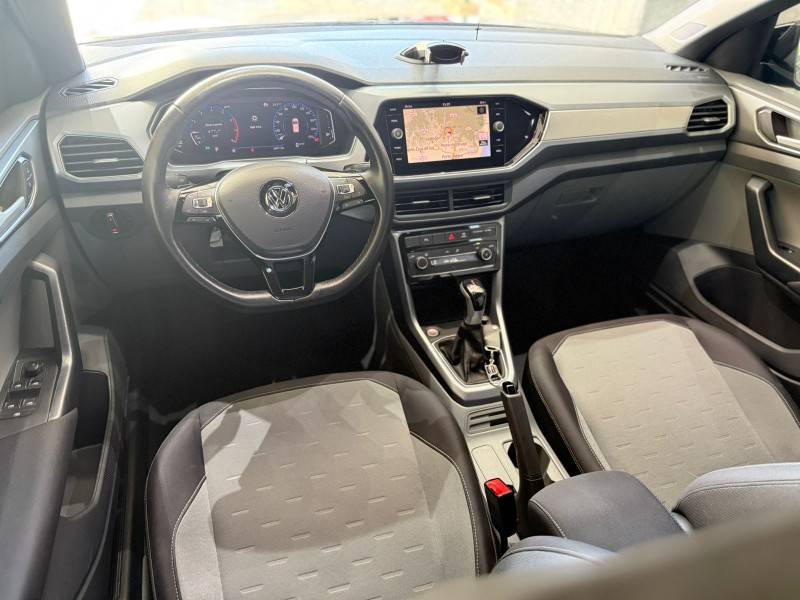 VOLKSWAGEN - T-CROSS - 2019/2020 - Preta - R$ 102.000,00