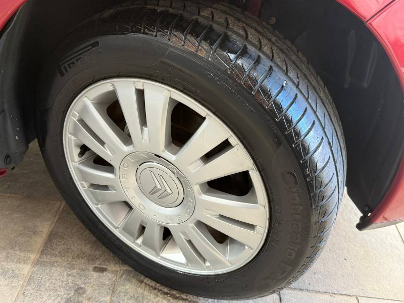 CITROËN - C3 - 2010/2011 - Vermelha - R$ 26.000,00
