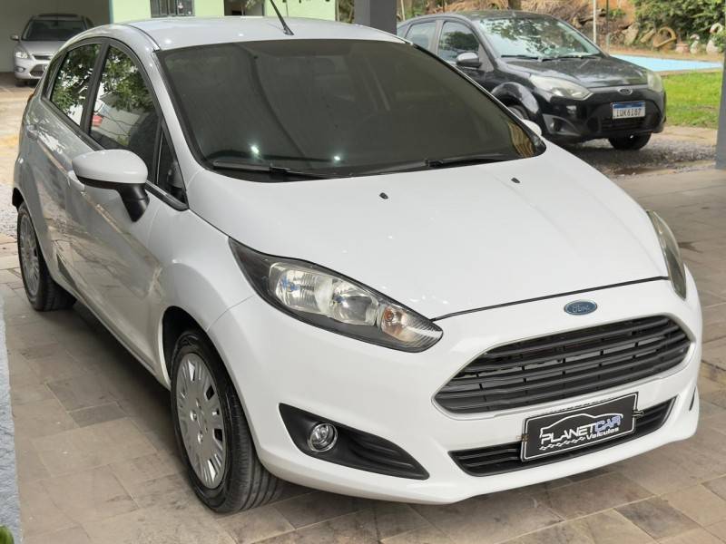 FORD - FIESTA - 2015/2015 - Branca - R$ 43.900,00