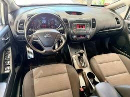 KIA MOTORS - CERATO - 2013/2014 - Branca - R$ 68.000,00