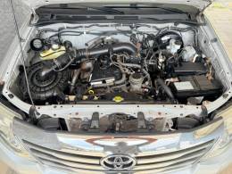 TOYOTA - HILUX SW4 - 2012/2012 - Prata - R$ 104.900,00